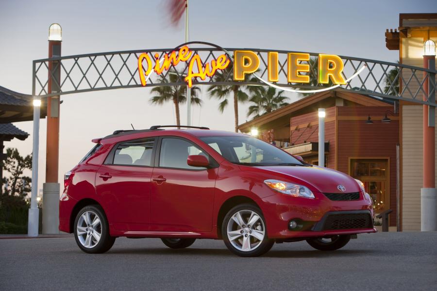  Toyota Matrix 2011 года  (фото 35 из 38)